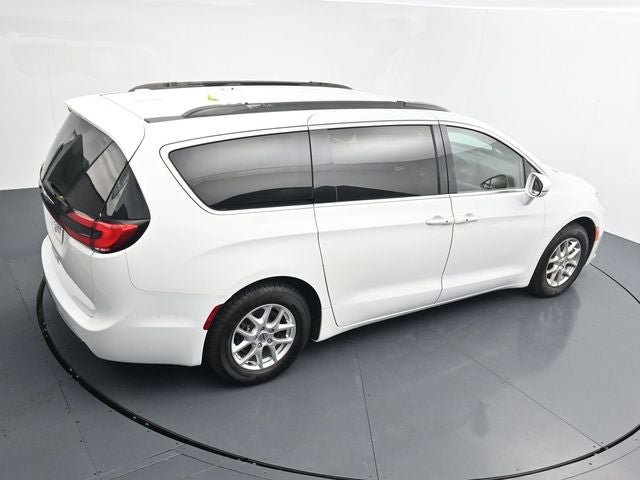 Used 2022 Chrysler Pacifica Touring-L FWD image 28