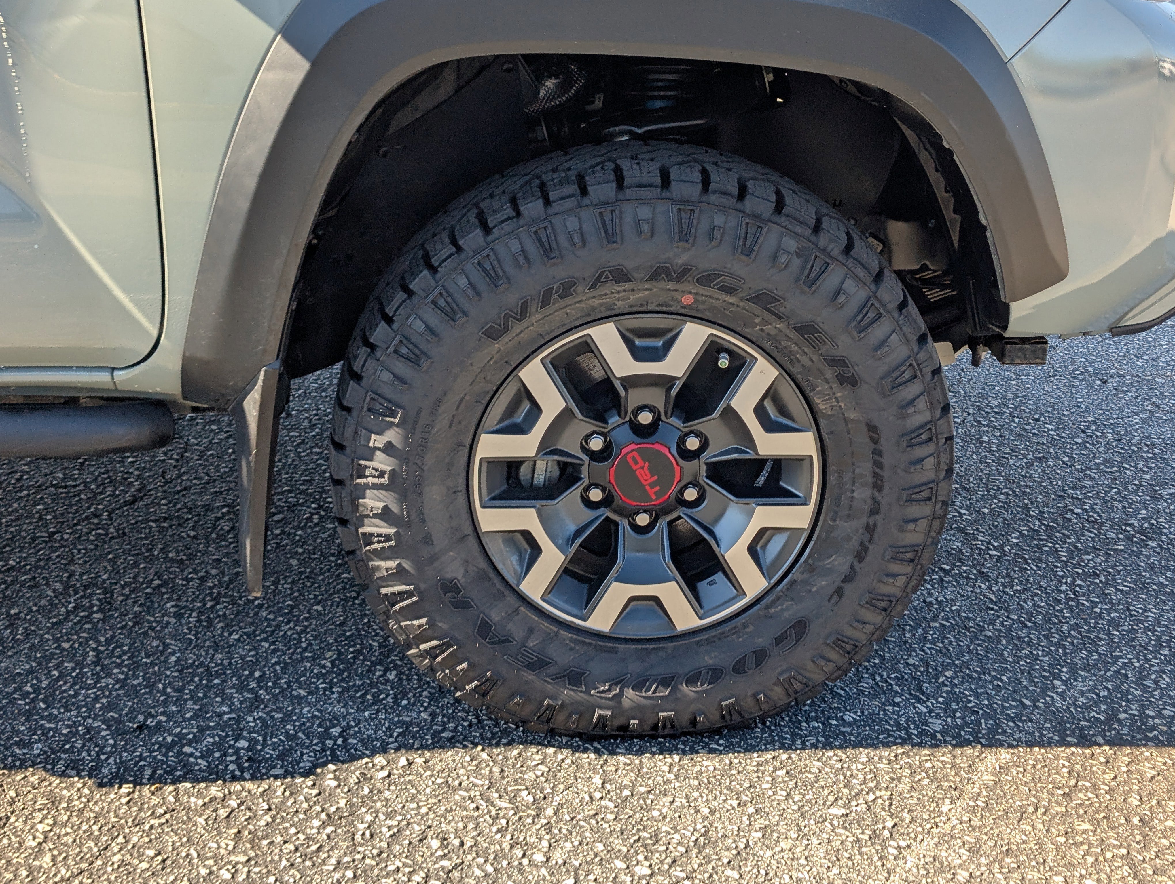 Used 2022 Toyota Tacoma TRD Off-Road w/ Technology Package image 12