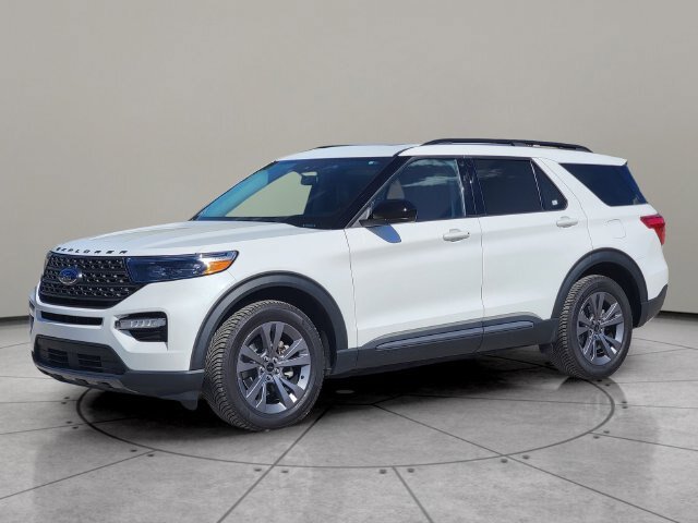 Certified 2022 Ford Explorer XLT w/ Equipment Group 202A AWD/4WD image 3