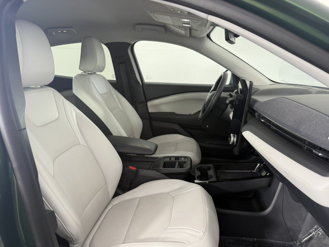 Certified 2025 Ford Mustang Mach-E Premium AWD/4WD image 9