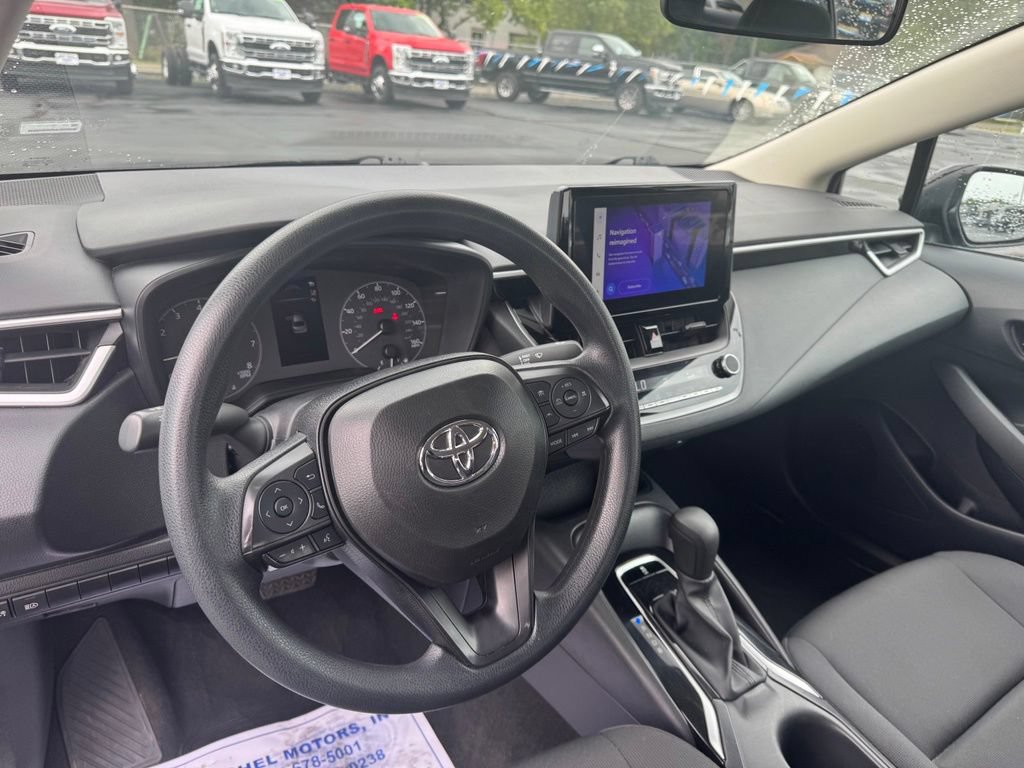 Used 2025 Toyota Corolla LE FWD image 6