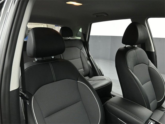 Used 2022 Kia Niro EX image 47