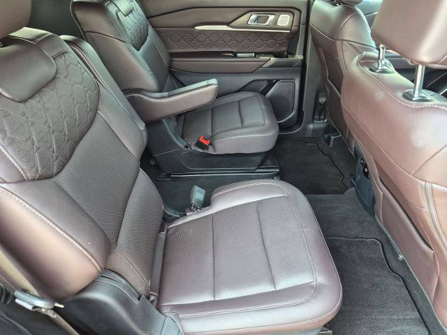 Certified 2025 Ford Explorer Platinum w/ LUX Leather Package AWD/4WD image 33