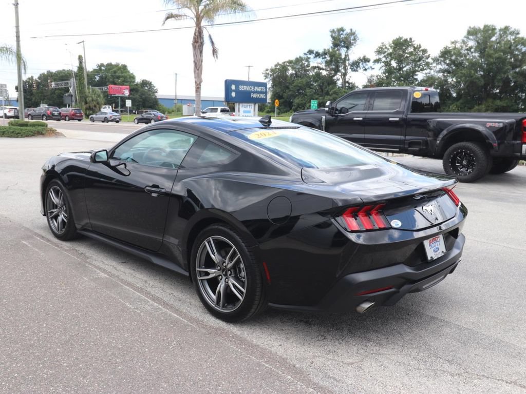 Certified 2024 Ford Mustang Coupe RWD image 8
