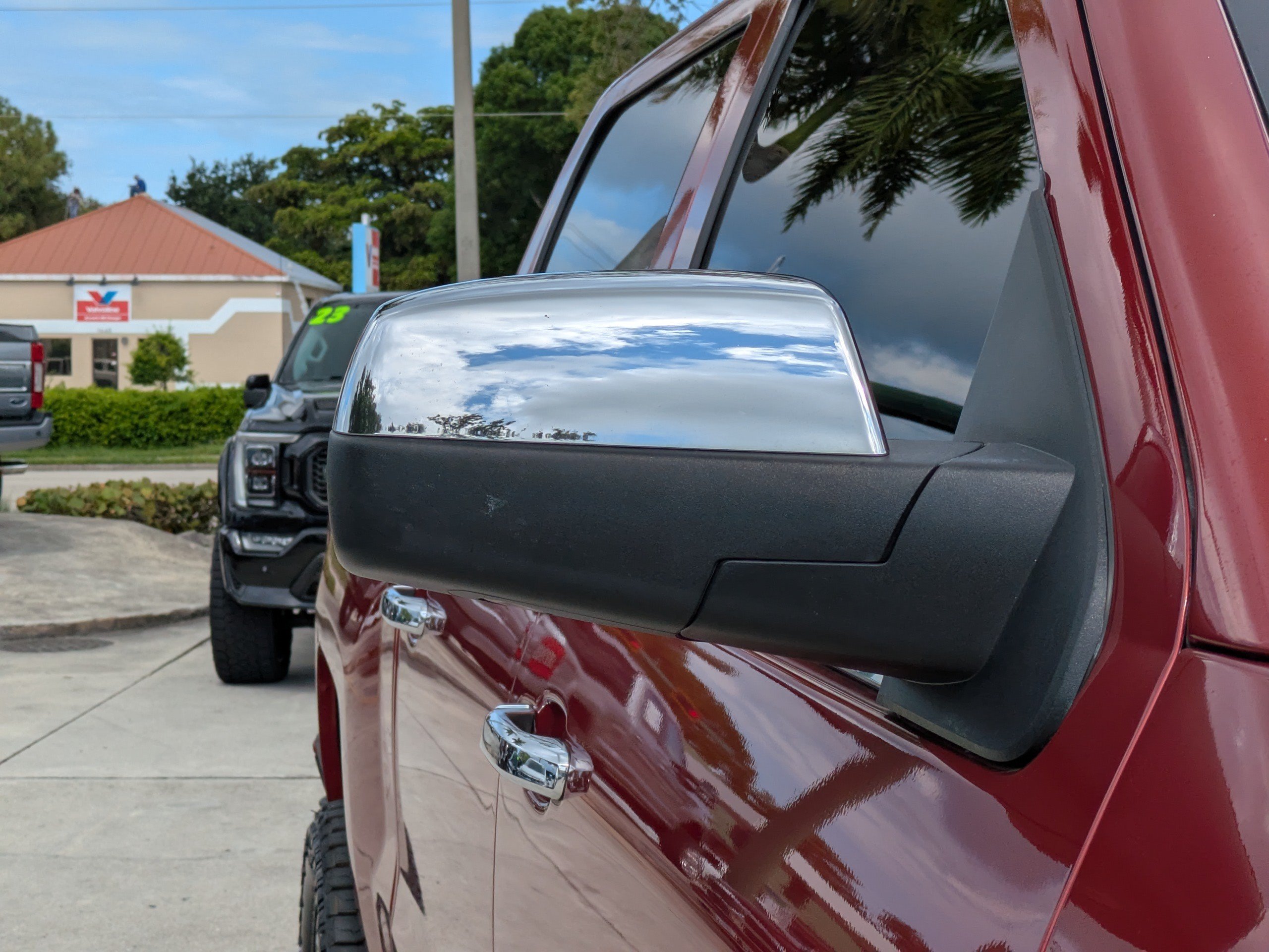 Used 2018 Chevrolet Silverado 1500 LTZ Z71 w/ LTZ Plus Package AWD/4WD image 10