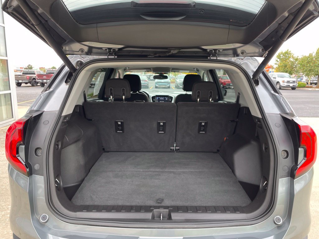 Used 2019 GMC Terrain SLE w/ Driver Convenience Package FWD image 13