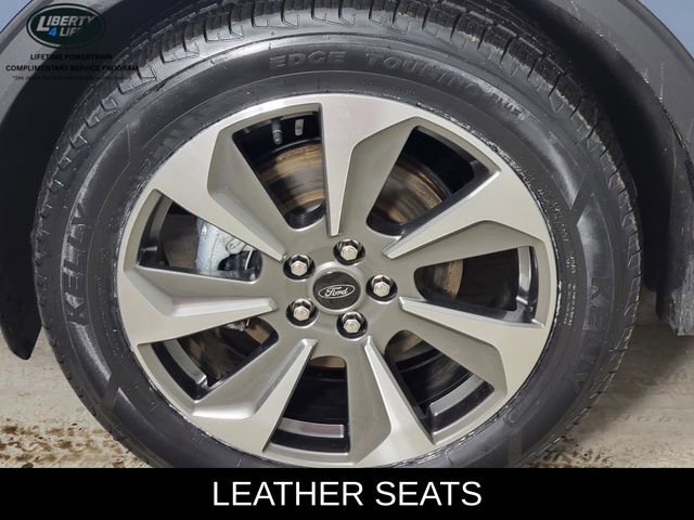 Certified 2024 Ford Escape Platinum w/ Class II Trailer Tow Package image 10