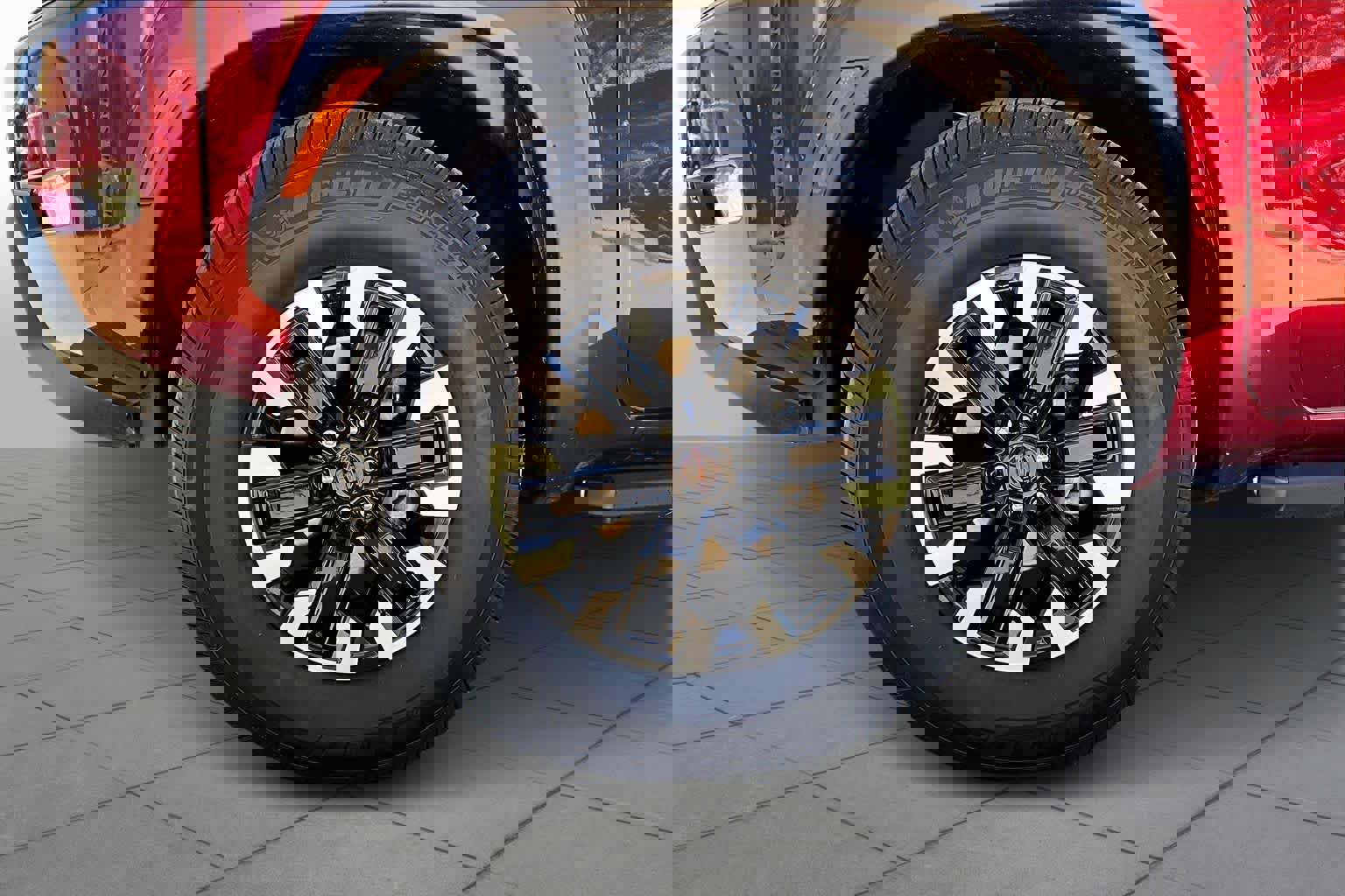 Used 2022 Nissan Frontier Pro-X image 14