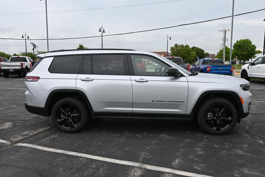 Used 2024 Jeep Grand Cherokee L Limited w/ Luxury Tech Group II AWD/4WD image 8