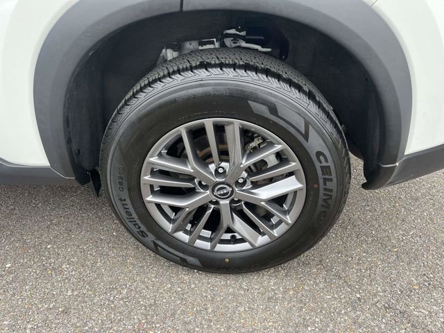 Used 2023 Nissan Rogue S AWD/4WD image 6