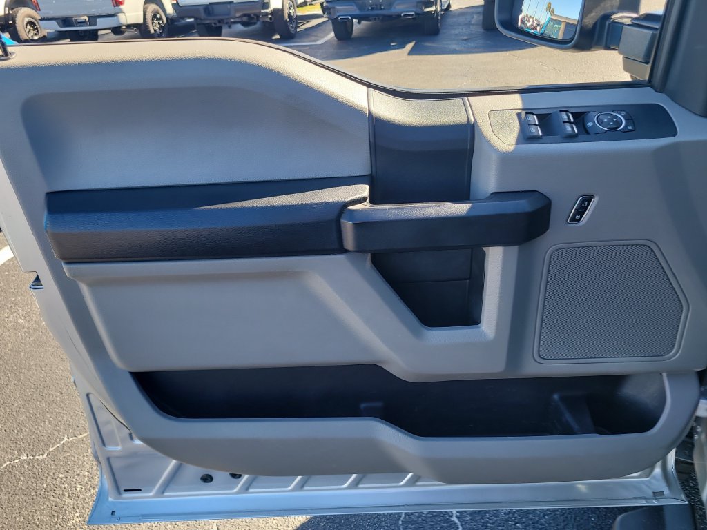 Certified 2019 Ford F250 XL w/ STX Appearance Package AWD/4WD image 12