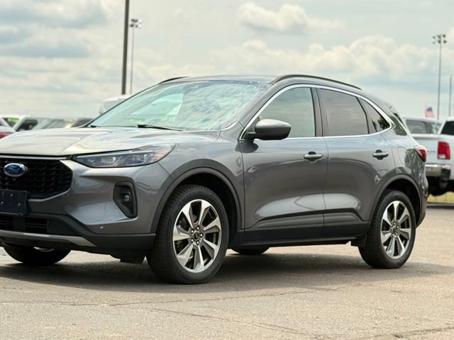 Certified 2024 Ford Escape Platinum AWD/4WD image 41