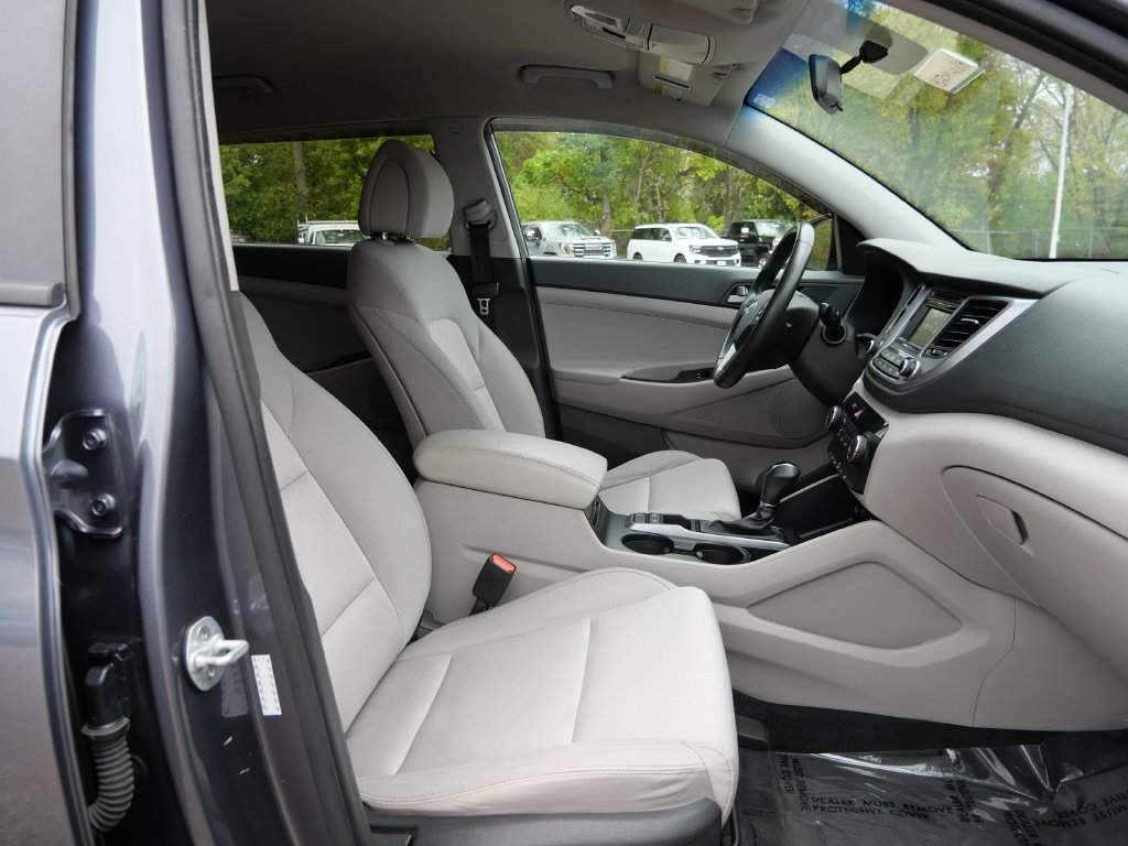Used 2017 Hyundai Tucson Sport AWD/4WD image 12