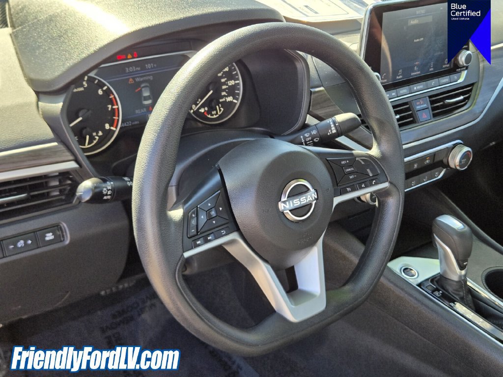Used 2025 Nissan Altima 2.5 SV FWD image 21