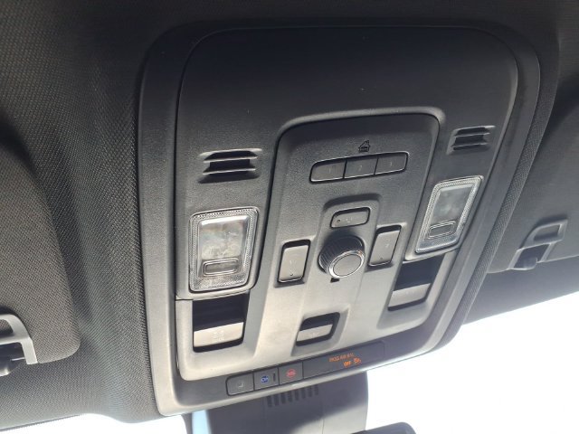 Used 2023 Chevrolet Suburban Z71 w/ Luxury Package AWD/4WD image 24