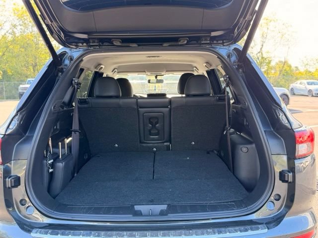 Used 2024 Mitsubishi Outlander AWD image 10