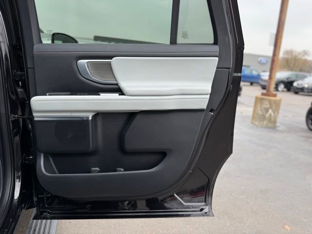 Certified 2025 Ford Expedition Max Platinum image 25