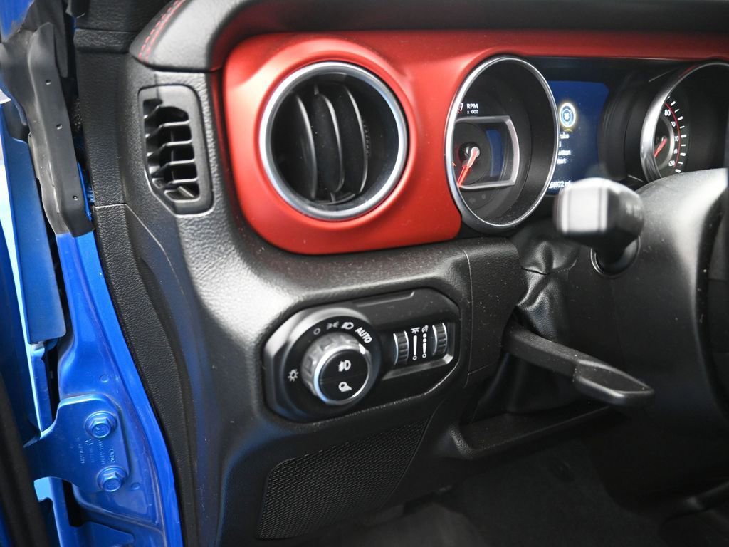 Used 2022 Jeep Gladiator Rubicon AWD/4WD image 13