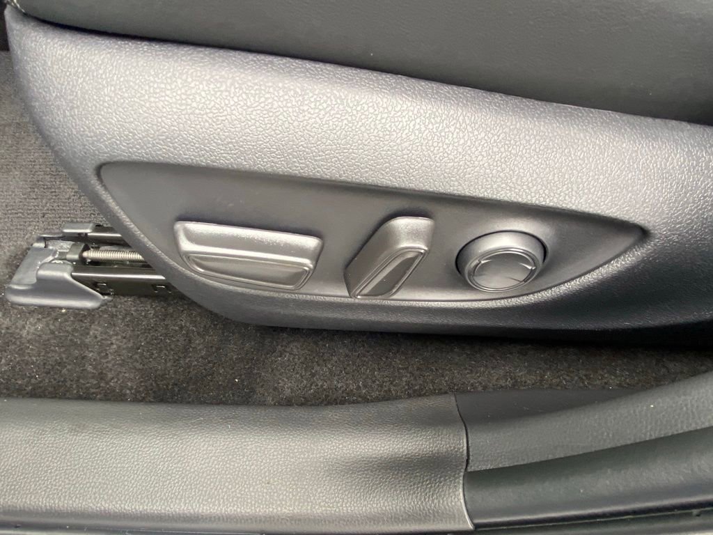 Used 2025 Toyota RAV4 XLE Premium FWD image 10