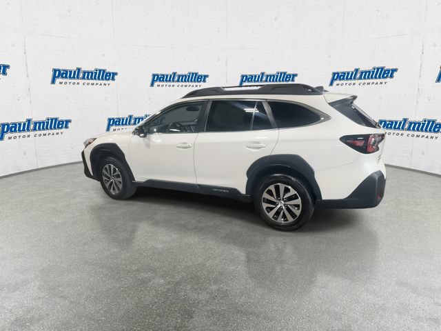Used 2023 Subaru Outback Premium AWD/4WD image 7