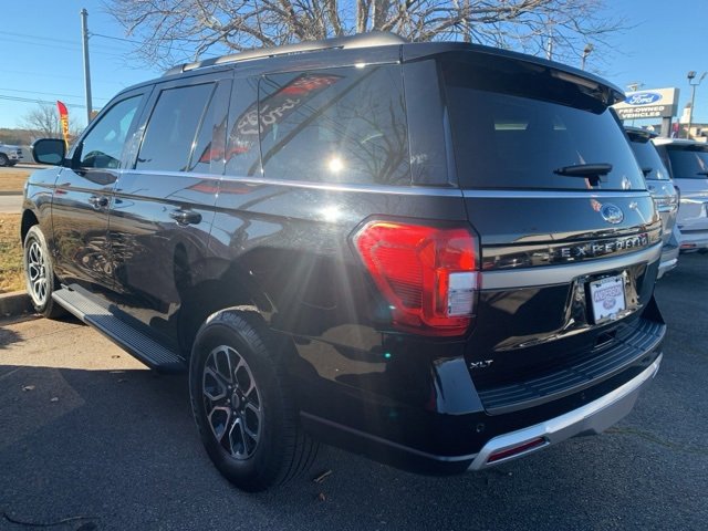 Certified 2024 Ford Expedition XLT image 3