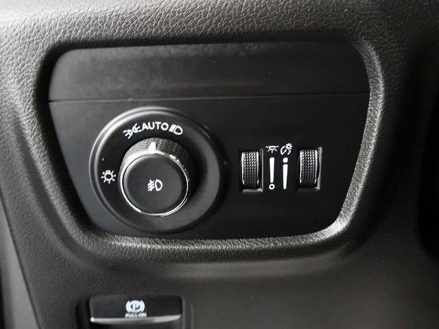 Used 2024 Jeep Grand Cherokee Limited w/ Luxury Tech Group II AWD/4WD image 19