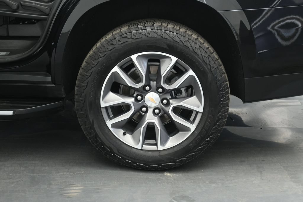 Used 2024 Chevrolet Tahoe LT w/ LT Signature Plus Package RWD image 25