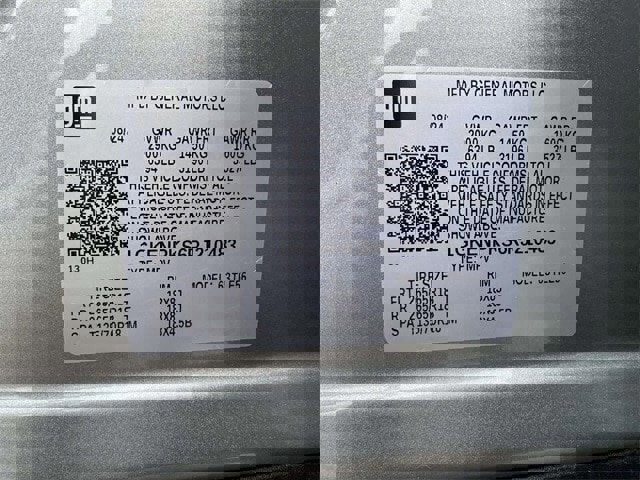 Used 2024 GMC Acadia AT4 w/ Luxury Package image 34