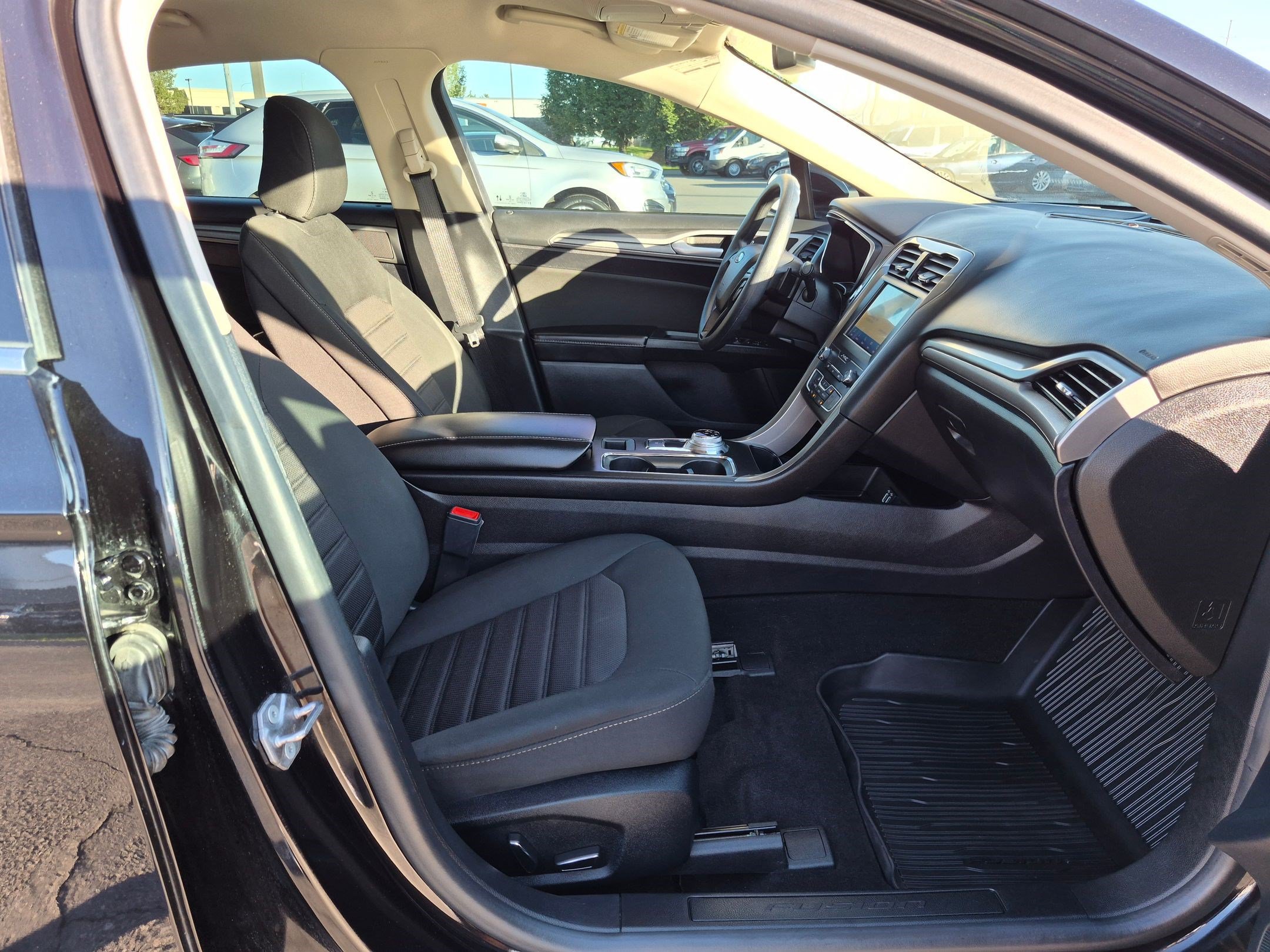 Certified 2020 Ford Fusion SE AWD/4WD image 32