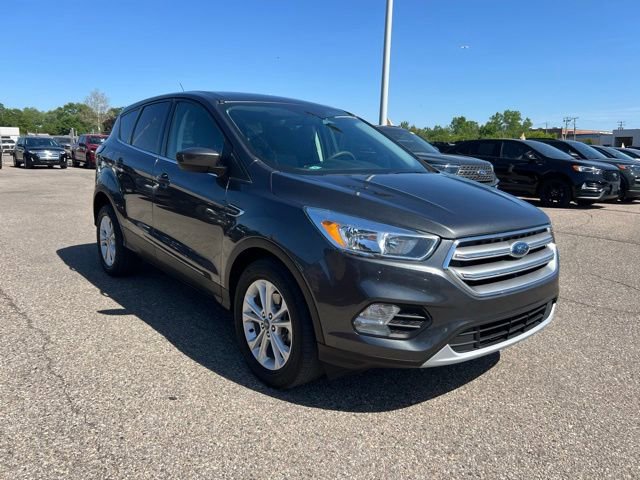 Certified 2017 Ford Escape SE FWD image 3