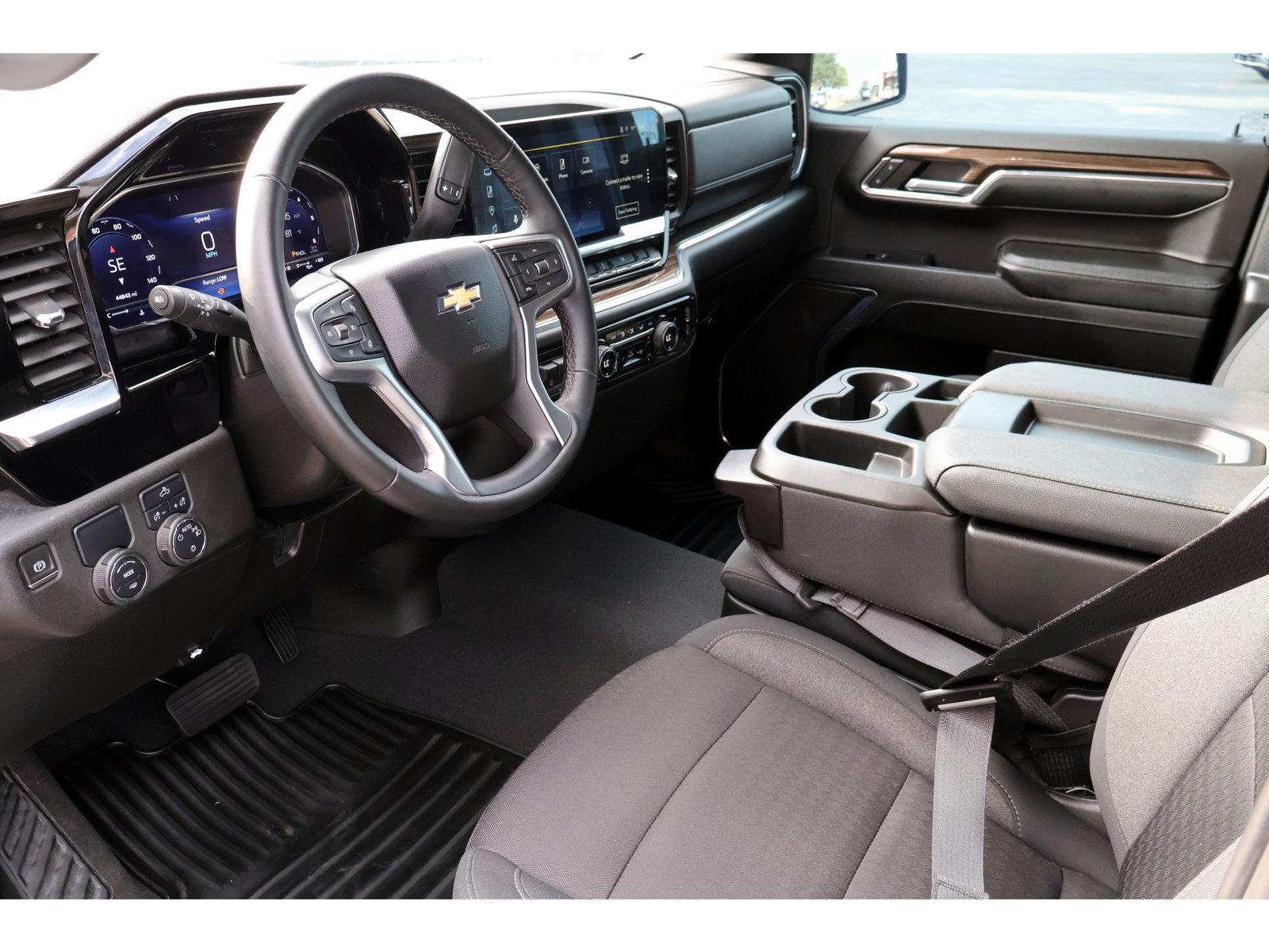 Used 2024 Chevrolet Silverado 1500 LT w/ Convenience Package II RWD image 3