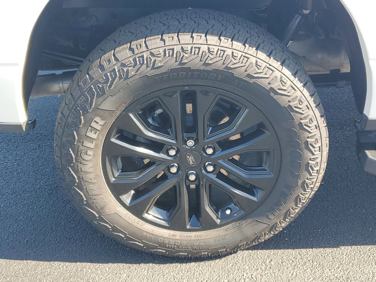 Certified 2024 Ford F150 Lariat w/ Equipment Group 502A High AWD/4WD image 5