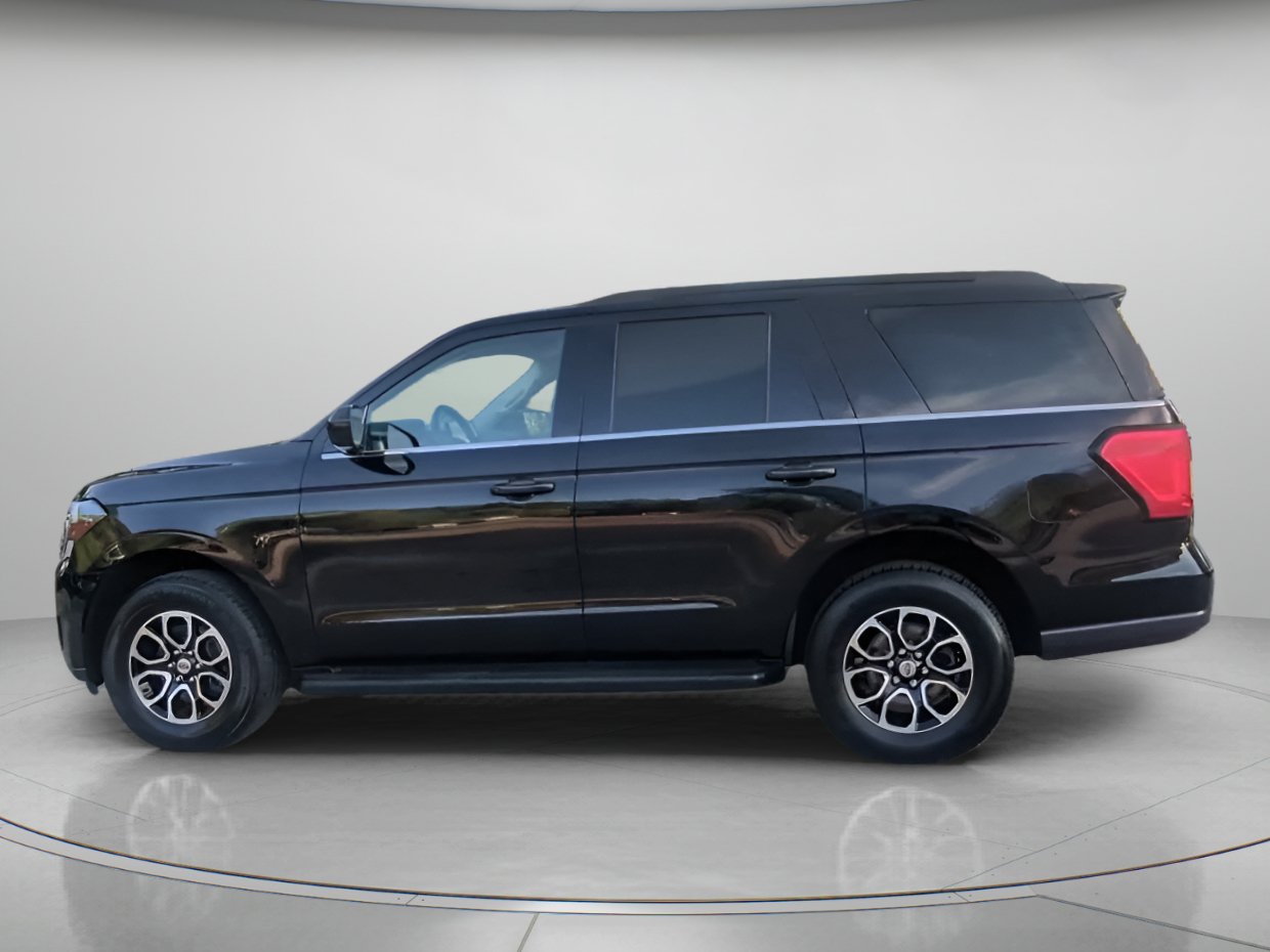 Certified 2024 Ford Expedition XLT RWD image 19