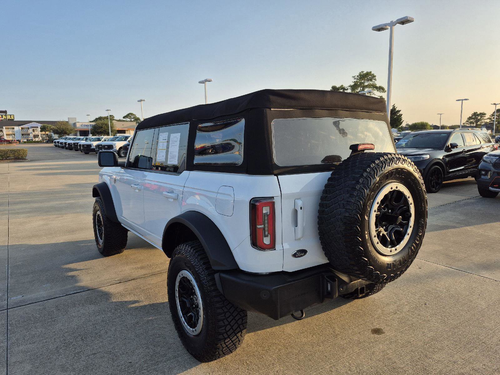 Certified 2023 Ford Bronco Outer Banks w/ Sasquatch Package image 3