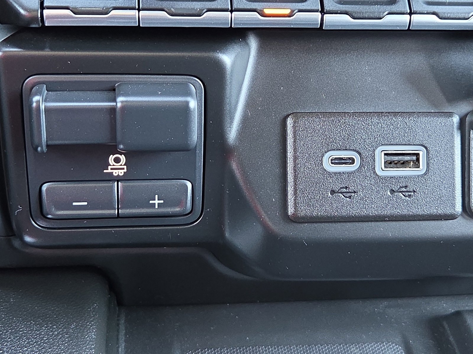 Used 2023 GMC Sierra 2500 AT4 w/ AT4 Premium Plus Package image 19