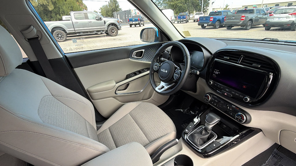 Used 2024 Kia Soul EX FWD image 29
