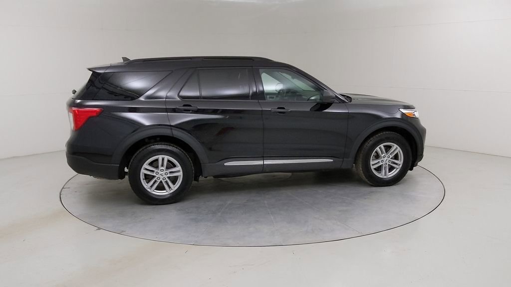Certified 2022 Ford Explorer XLT w/ Equipment Group 202A image 13