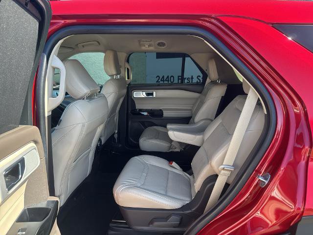 Certified 2022 Ford Explorer Platinum w/ Technology Package AWD/4WD image 20