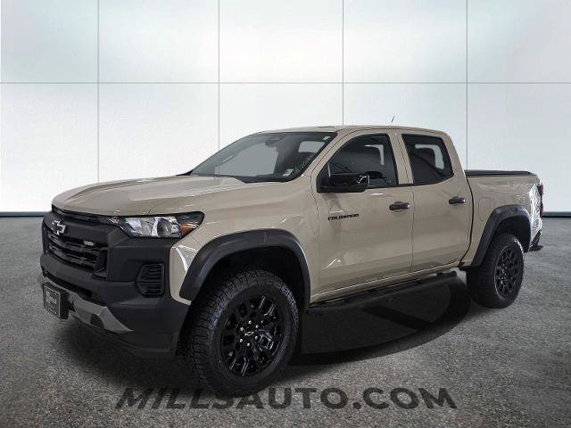 Used 2023 Chevrolet Colorado Trail Boss AWD/4WD image 2