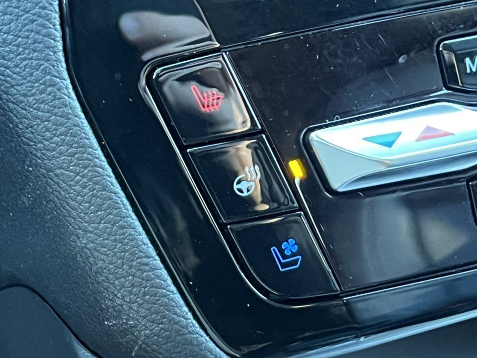 Certified 2023 Ford Explorer Limited w/ Limited Technology Package image 30