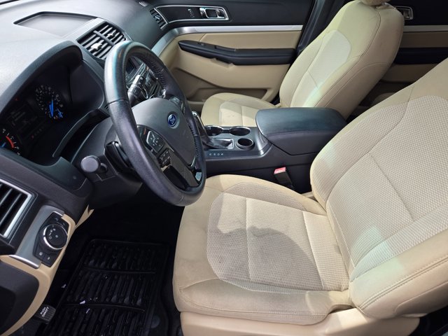 Certified 2017 Ford Explorer XLT image 11