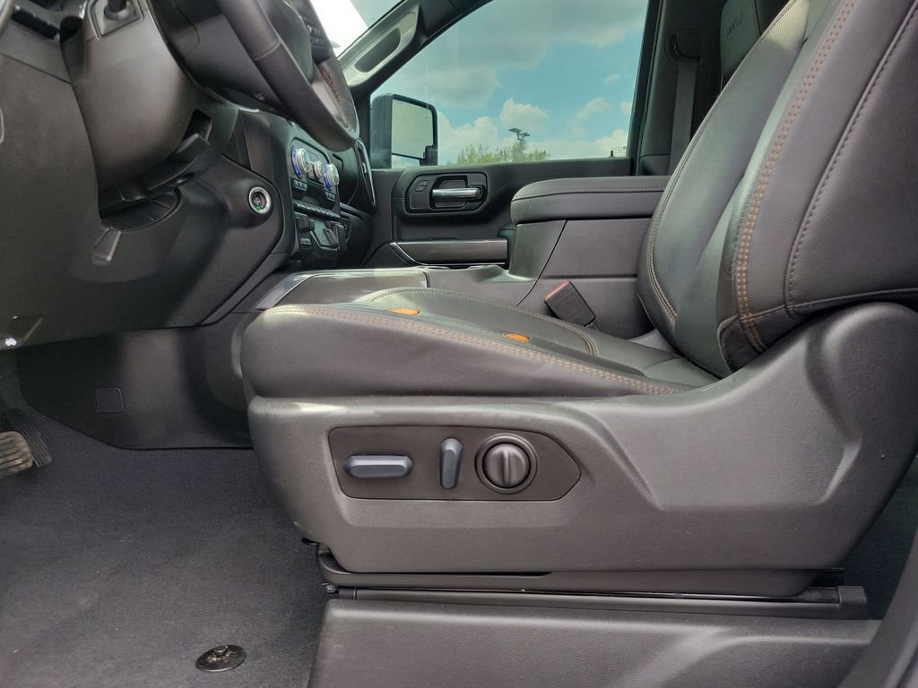 Used 2022 GMC Sierra 2500 AT4 w/ AT4 Preferred Package AWD/4WD image 18