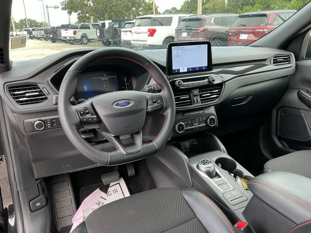 Certified 2025 Ford Escape ST-Line FWD image 25
