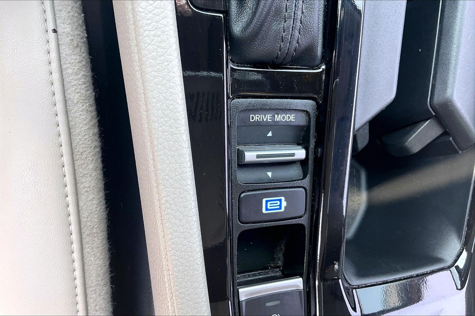 Used 2025 Honda Accord EX-L image 33