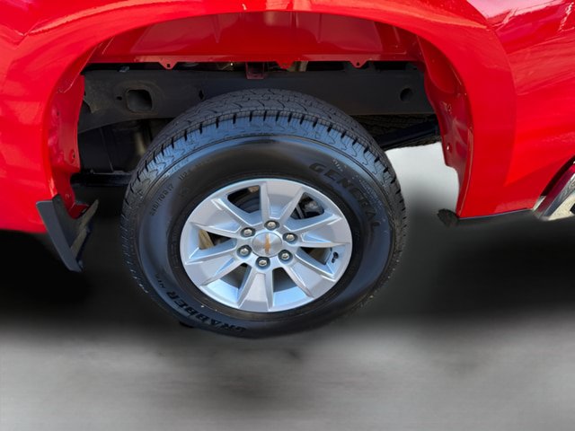 Used 2025 Chevrolet Silverado 1500 LT AWD/4WD image 23