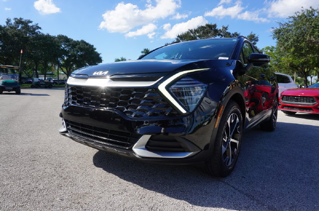 Used 2025 Kia Sportage EX w/ Premium Package FWD image 23