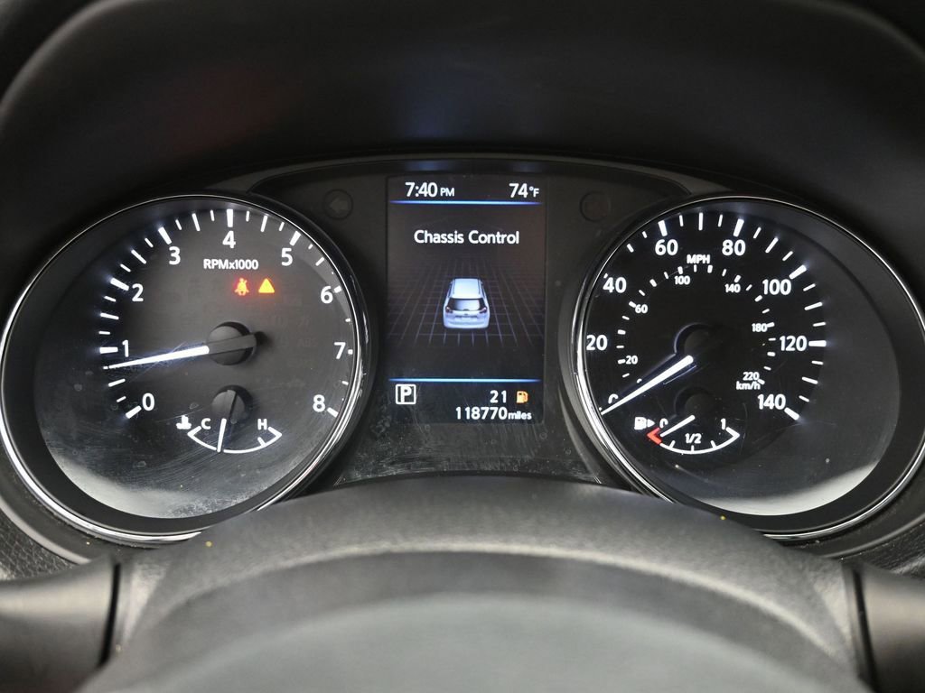 Used 2019 Nissan Rogue S w/ Special Edition Package FWD image 4