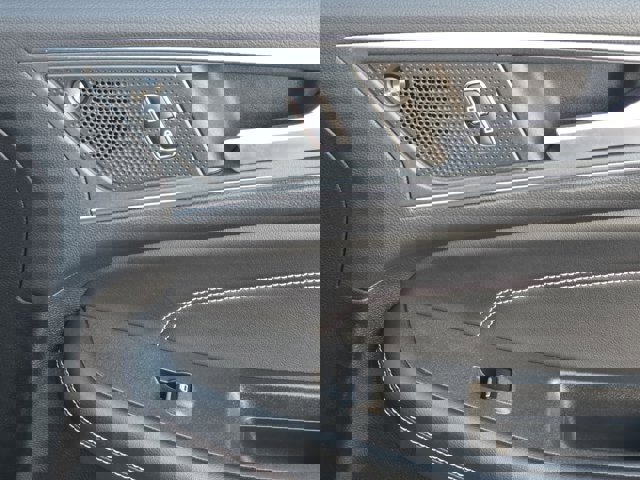 Certified 2024 Ford Edge Titanium image 32