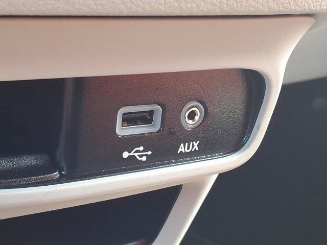 Used 2019 Chrysler Pacifica Touring Plus w/ Advanced Safetytec Group FWD image 17