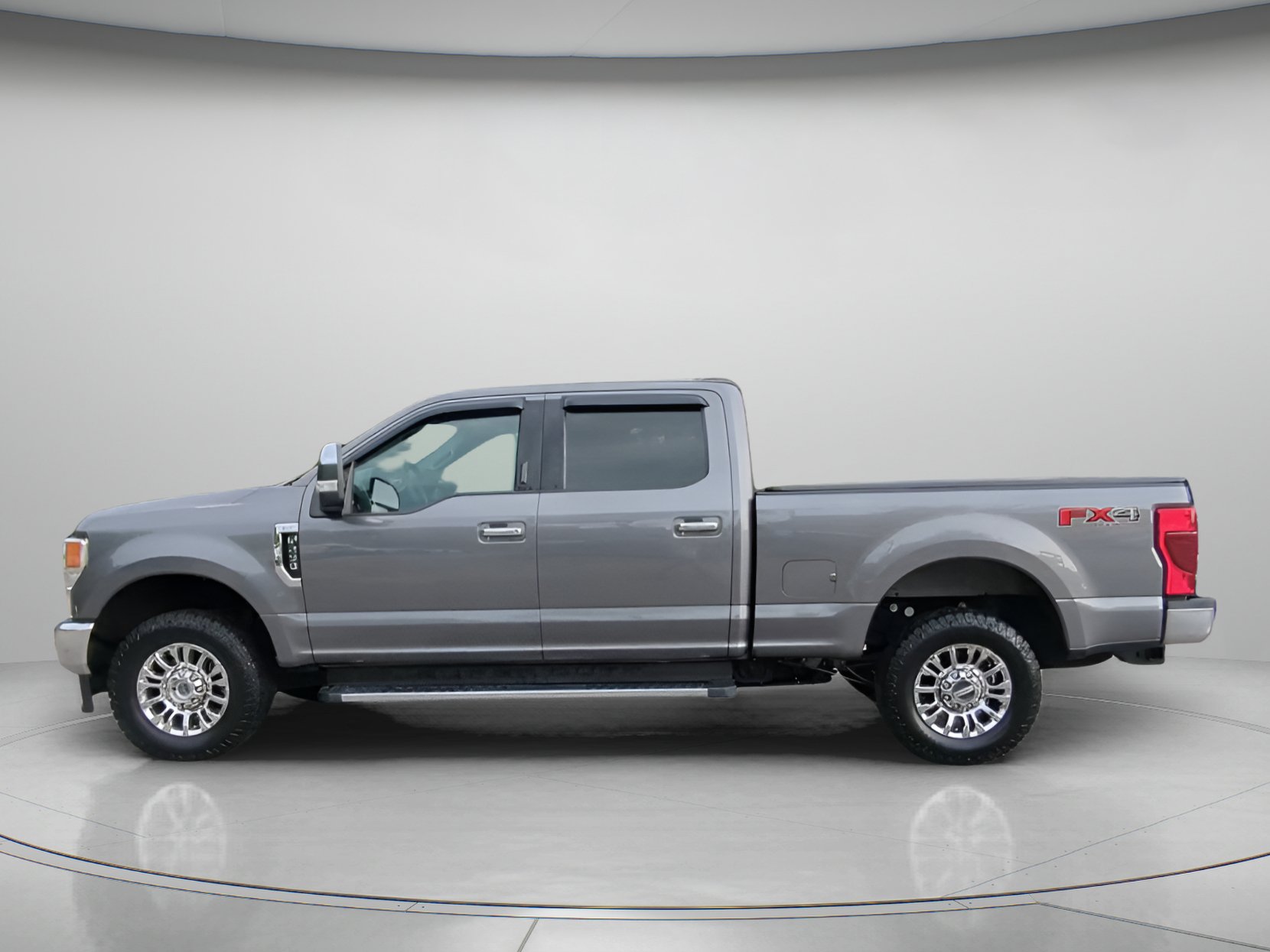 Certified 2021 Ford F250 XLT w/ XLT Premium Package AWD/4WD image 18